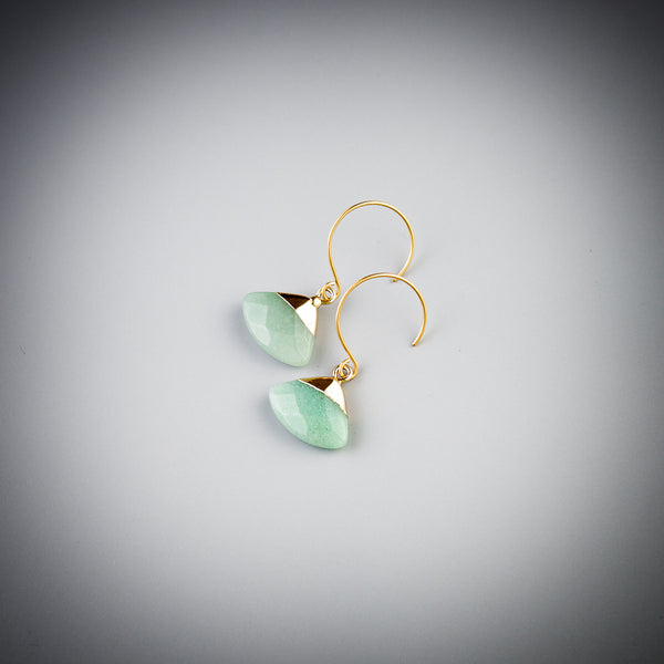 Fashion triangle earrings with green aventurine crystals