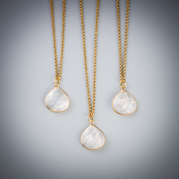Fashion drop pendant necklace with clear quartz crystal